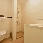 Domillion 2bdr 2bath On Vokieciu W Parking V1020a *